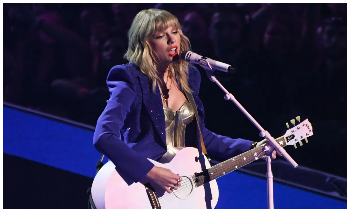 Watch play the outsider in 'anti-hero' music video