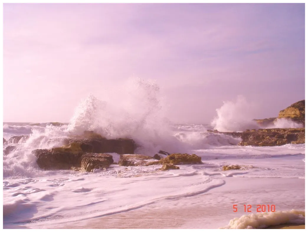 Winter in de Algarve: Hoge golven