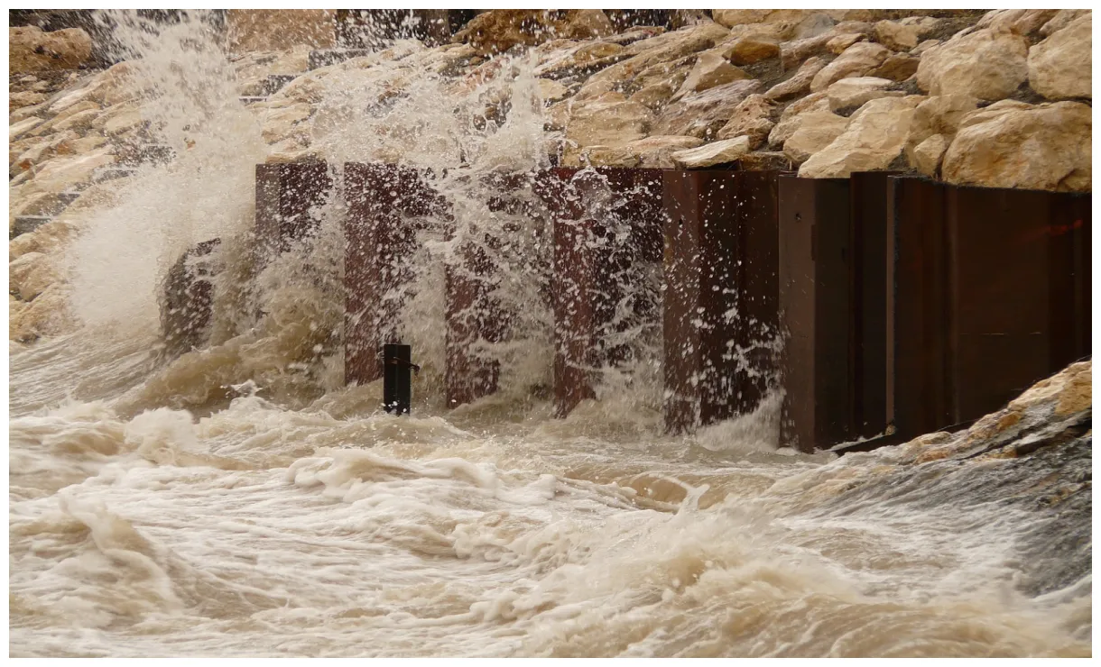 Drie doden en vijftien gewonden door hoge golven op Tenerife | InSpanje.nl