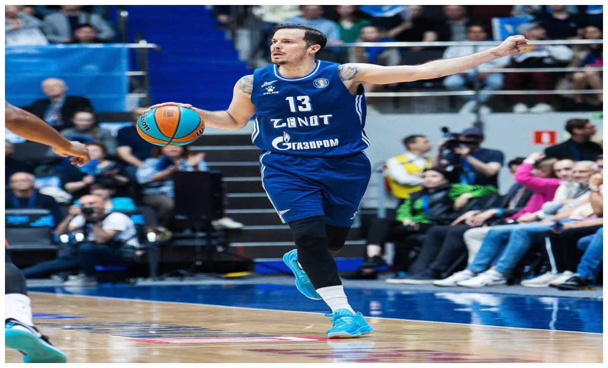 Zenit officially re-signs sportando