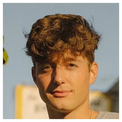 Bio, net worth, height, single, nationality, facts