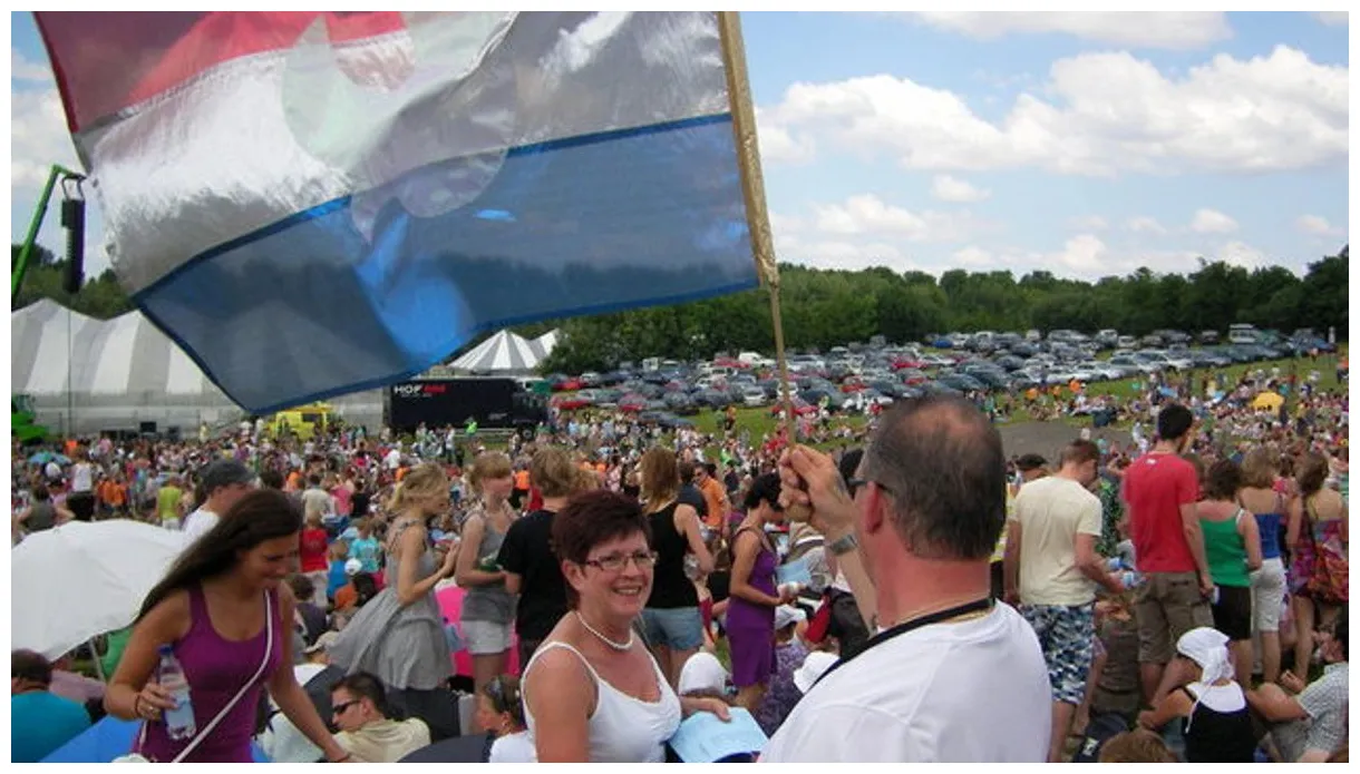 Rotterdamse ex-crimineel bekeerde Ajax-hooligan - Rijnmond