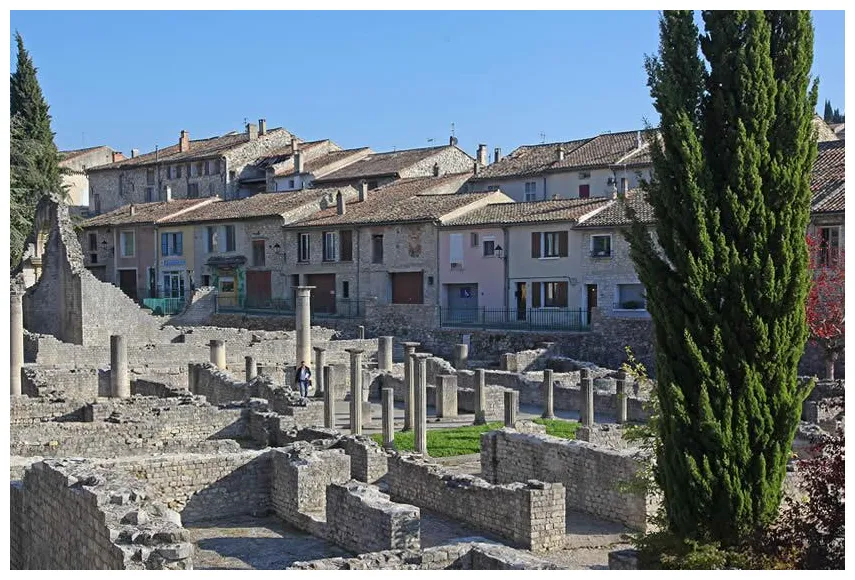 Visiter Vaison la Romaine : tourisme entre Vallée du Rhône et Mont