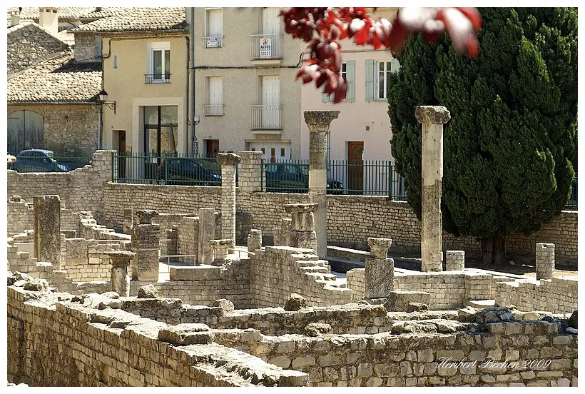 Théâtre romain à Vaison-la-Romaine - PA00082188 - Monumentum