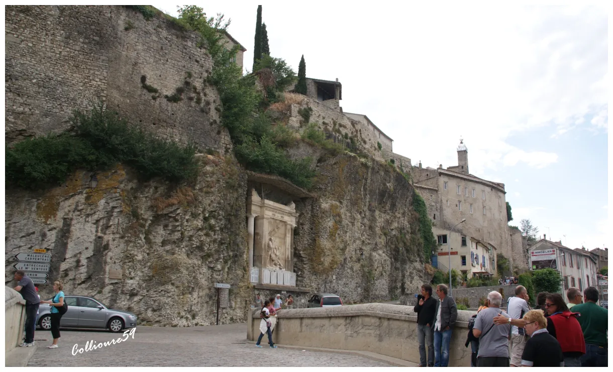 Photo à Vaison-la-Romaine (84110) : - Vaison-la-Romaine, 87911 Communes.com