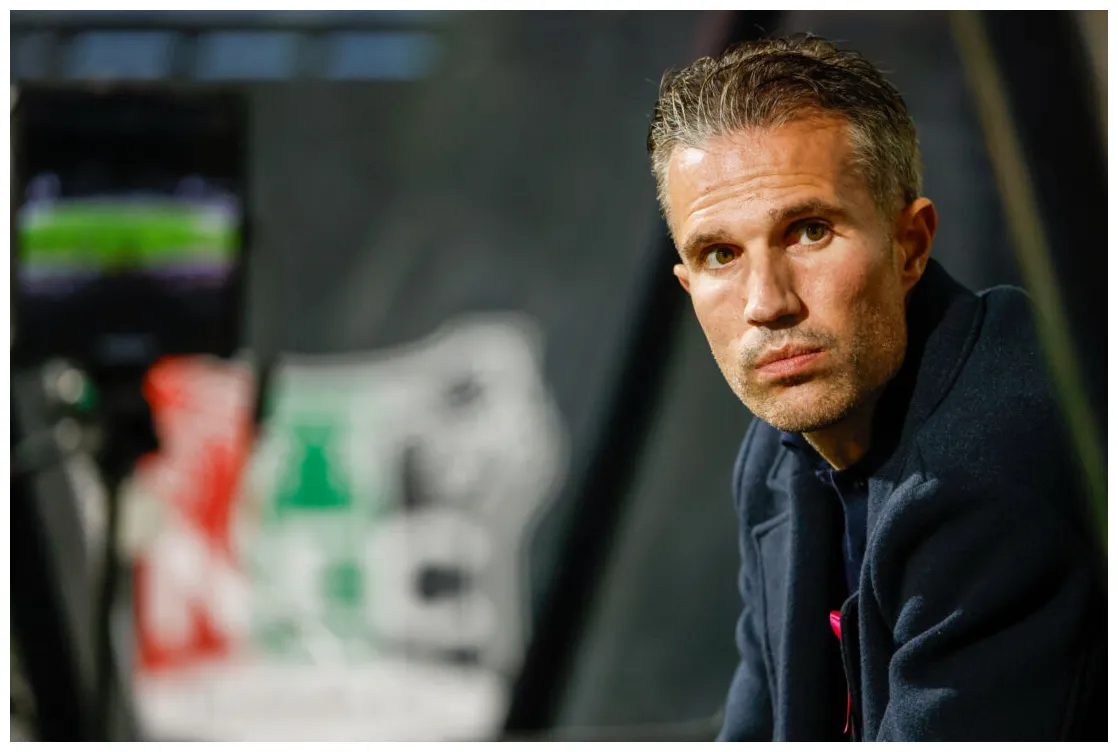 Van Persie dichtbij ontslag? "Dan gaan mensen zeuren… | Voetbalnieuws