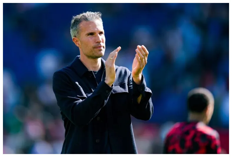 'van persie baalt van pijnlijke feyenoord-exit' soccernews.nl