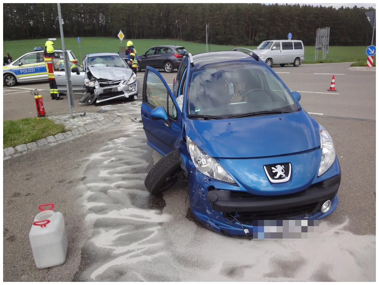Verkehrsunfall mit zwei Fahrzeugen (30.04.2023 | 14:30 Uhr) - FF