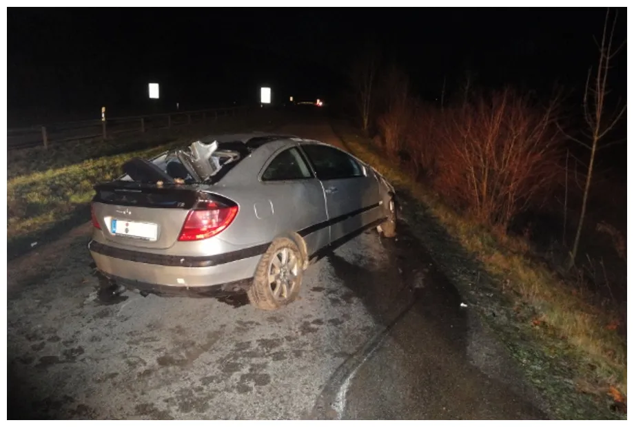 Verkehrsunfall (22.12.2015 | 22:16 Uhr) - FF Pleinfeld - Einsätze