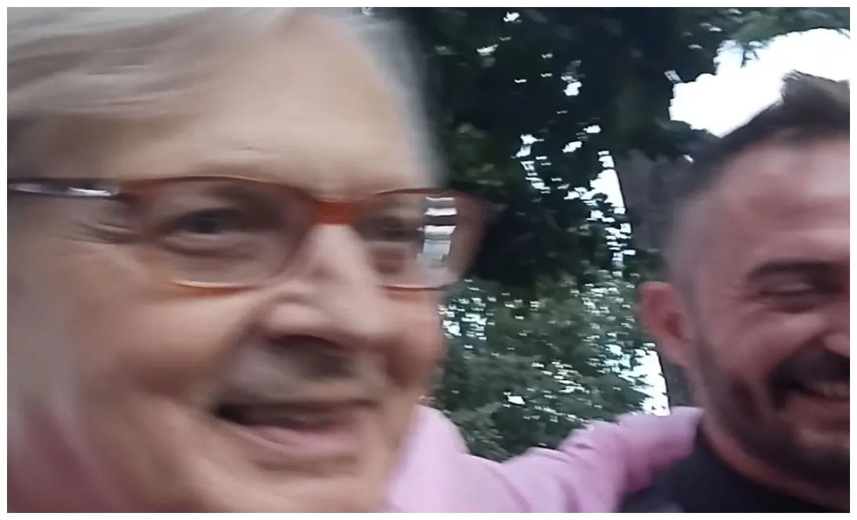 Sgarbi come keanu reeves al matrimonio degli sconosciuti. ma non lo ha