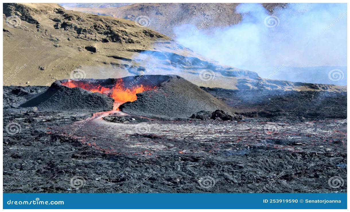Vulkaanuitbarsting in ijsland in 2022 stock foto of stromen