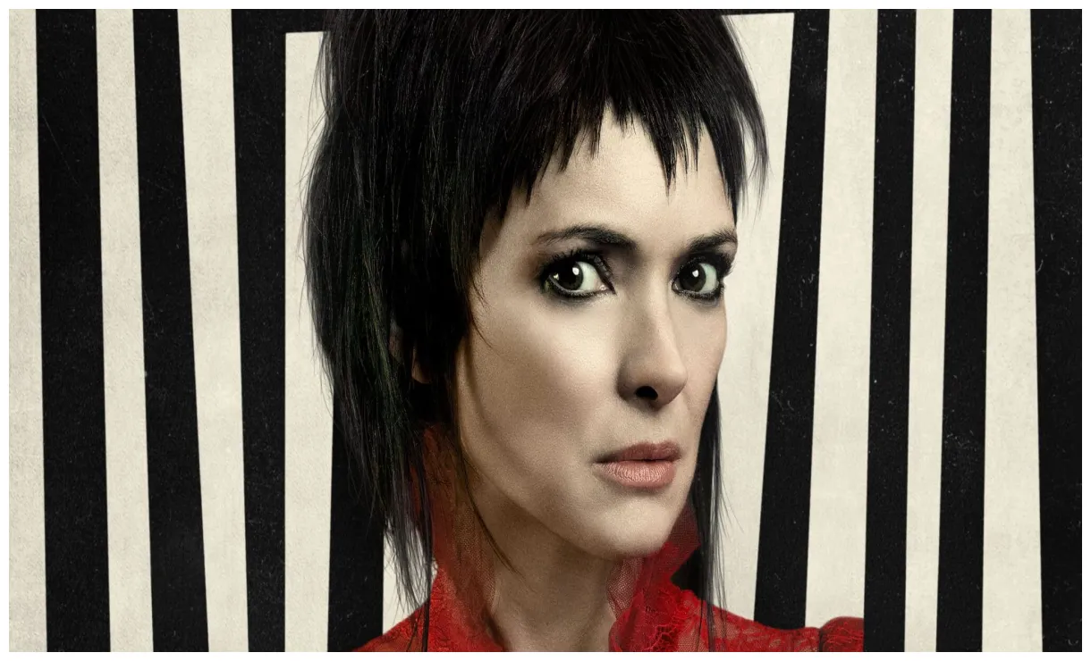 Says paparazzi cost her a role in acclaimed jim carrey film